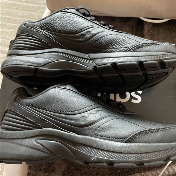 Saucony Omni Walker - Never worn -original box and wrap . - Picture 2 of 6